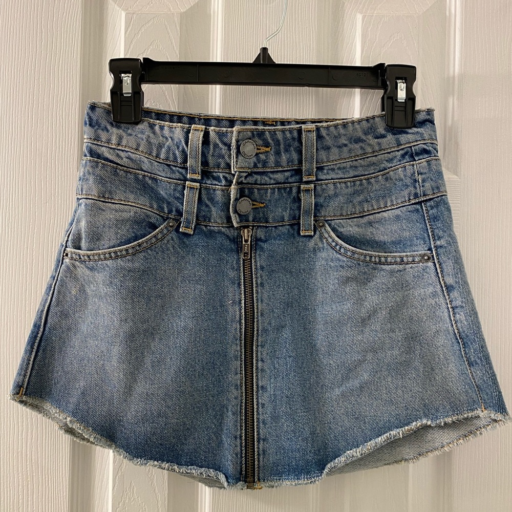 LF Jean skirt with zipper (size 26)
